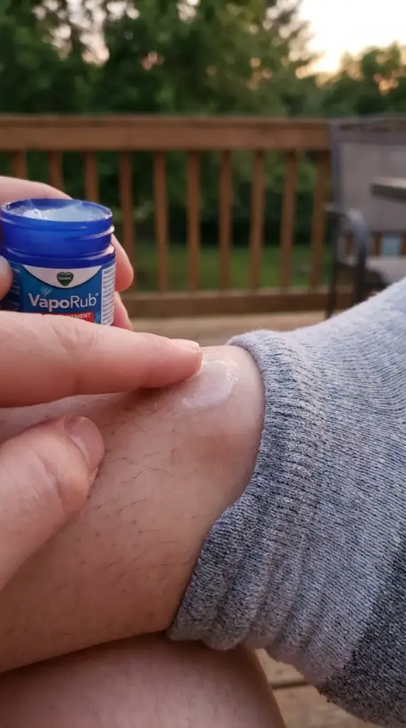 Menthol scent mosquito deterrent applied to ankle area as a targeted emergency mosquito repellent